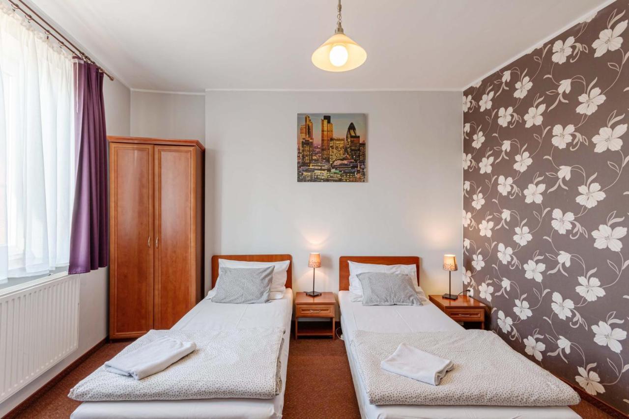 Zajazd Bachus Dąbrowa Górnicza Buitenkant foto